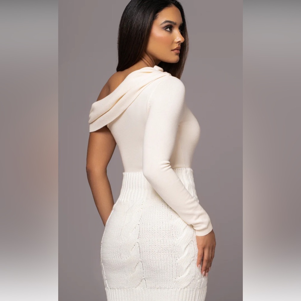 JLUXLABEL-NWT-SMALL- IVORY EMPIRE WAIST CABLE KNIT SKIRT - Picture 2 of 8